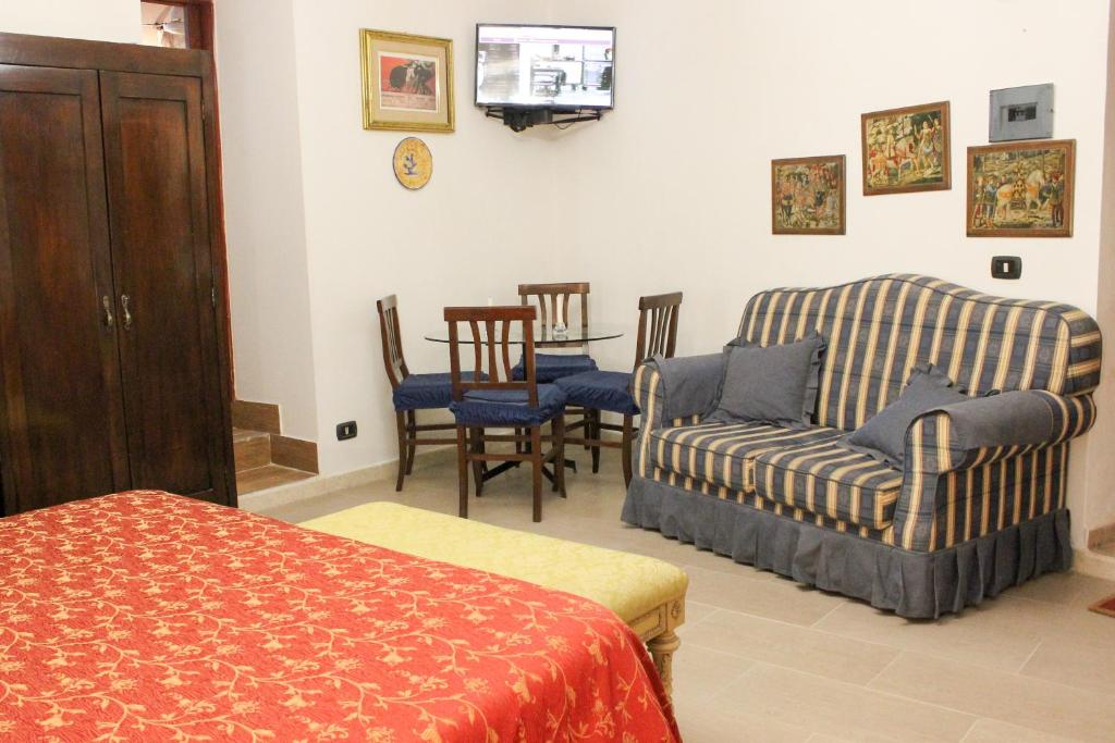 casa giulietta, Ronco del Carmelo 2 room 4